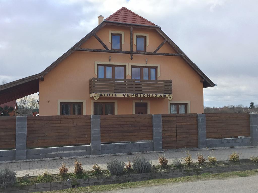 Bibic Vendeghazak Hotel Nagybajom Buitenkant foto