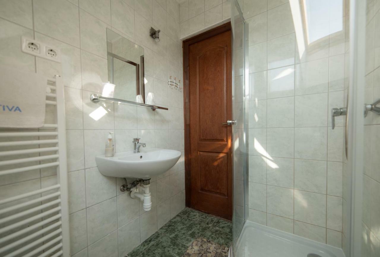 Bibic Vendeghazak Hotel Nagybajom Buitenkant foto