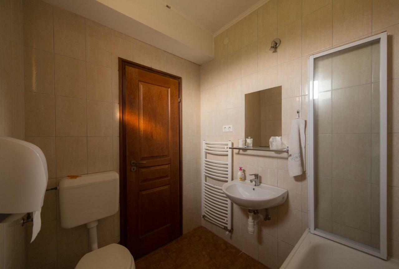 Bibic Vendeghazak Hotel Nagybajom Buitenkant foto